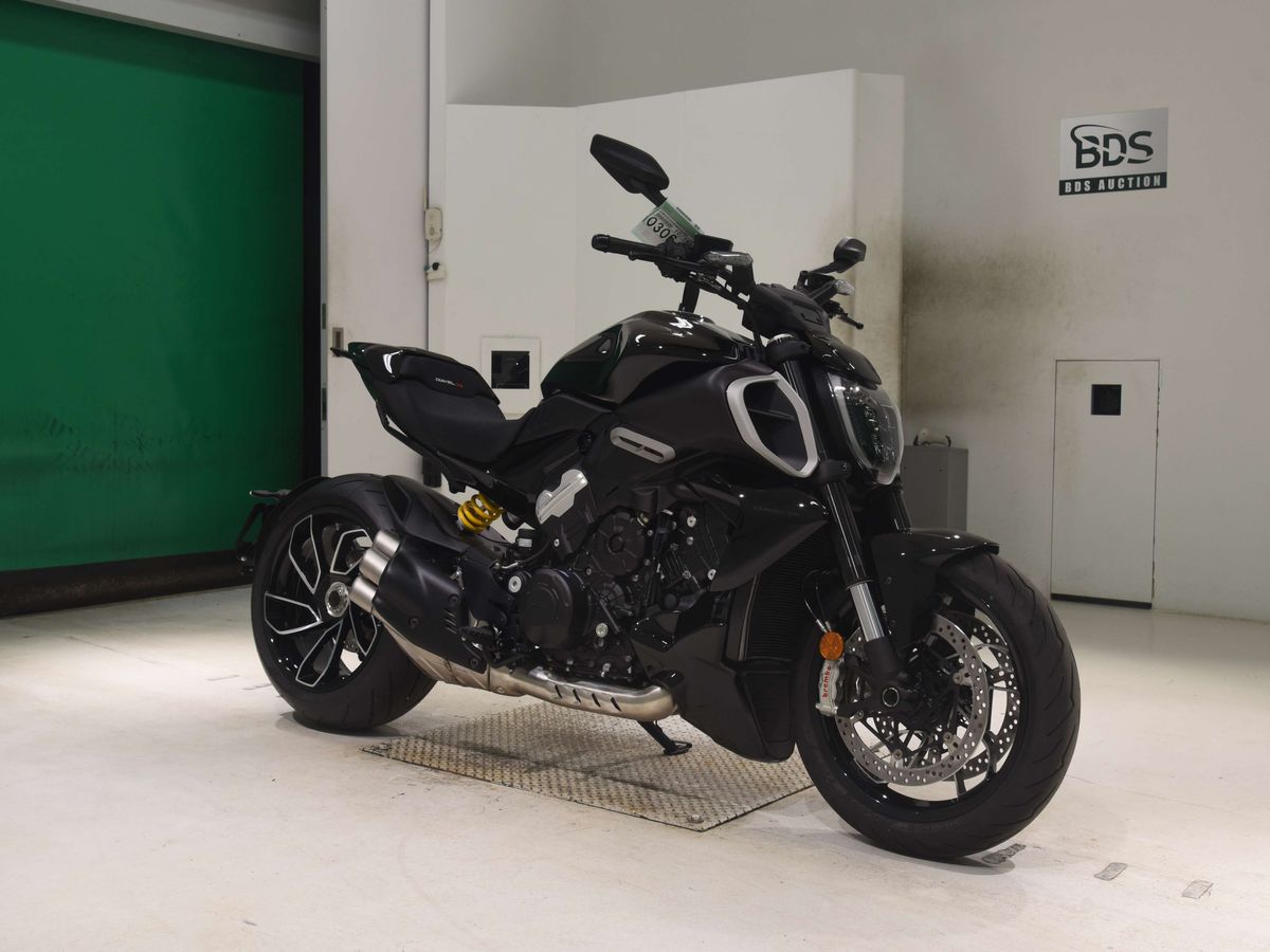 Ducati DIAVEL V4
