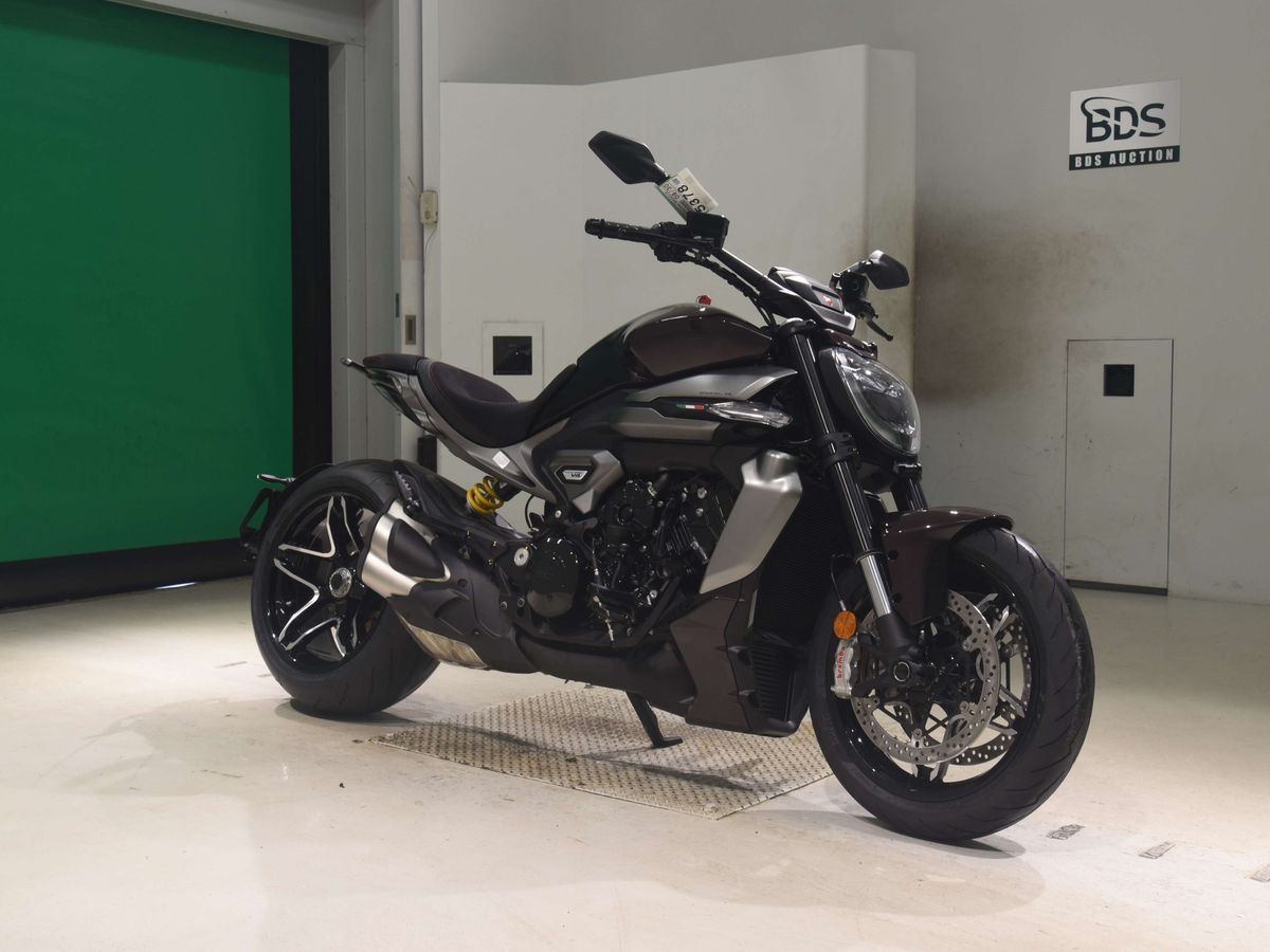 Ducati DIAVEL V4