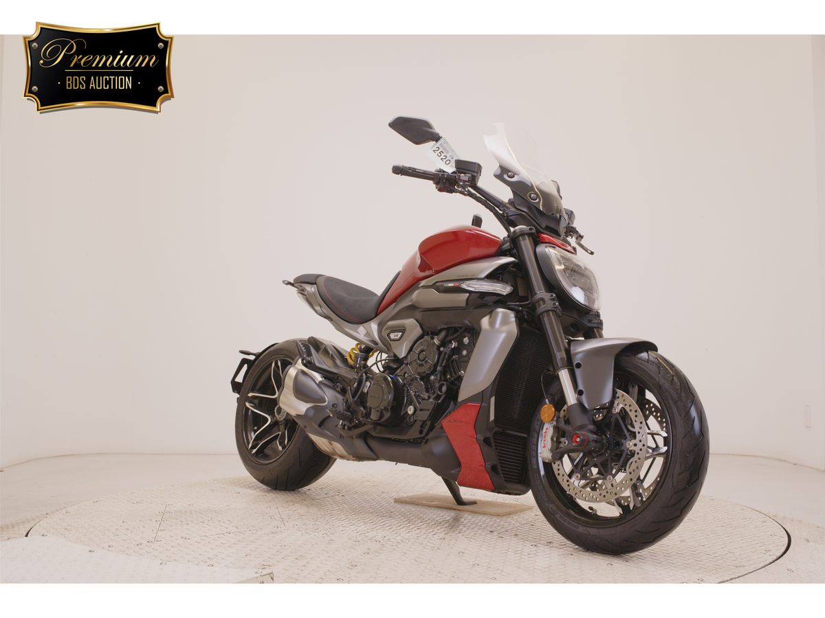 Ducati DIAVEL V4